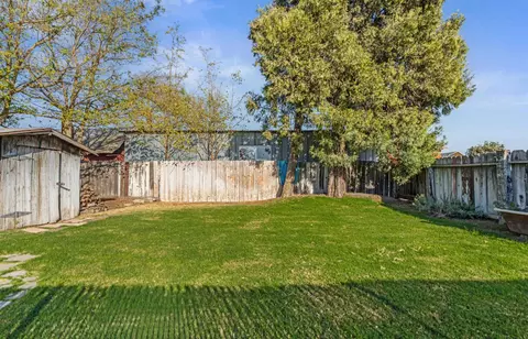 Exterior - 6910 E Lathrop Rd, Manteca, CA 95336 photo 28 of 33