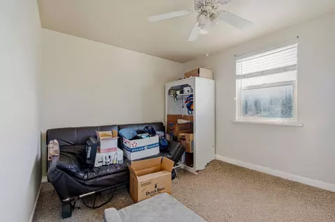 Bedroom - 6910 E Lathrop Rd, Manteca, CA 95336 photo 1 of 5