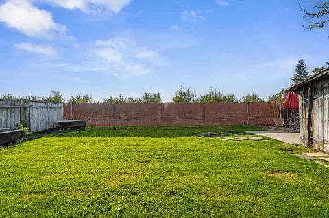 Exterior - 6910 E Lathrop Rd, Manteca, CA 95336 photo 30 of 33