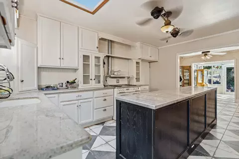 Kitchen - 6910 E Lathrop Rd, Manteca, CA 95336 photo 1 of 10