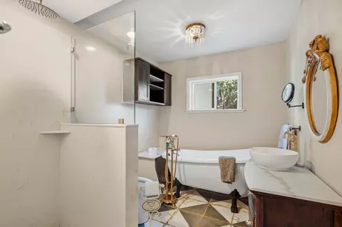 Bath - 6910 E Lathrop Rd, Manteca, CA 95336 photo 2 of 6