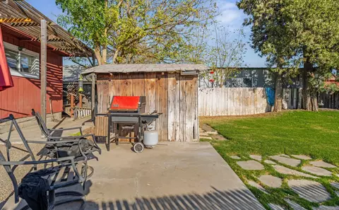Exterior - 6910 E Lathrop Rd, Manteca, CA 95336 photo 27 of 33