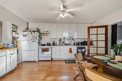 Kitchen - 6910 E Lathrop Rd, Manteca, CA 95336 photo 7 of 10