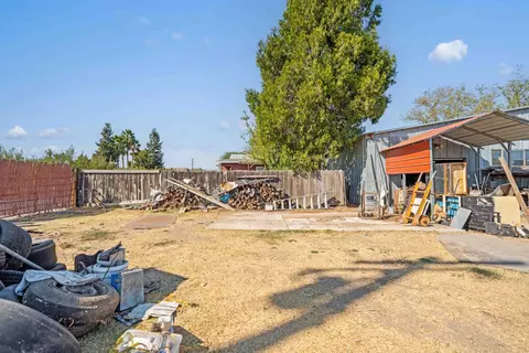 Exterior - 6910 E Lathrop Rd, Manteca, CA 95336 photo 13 of 33