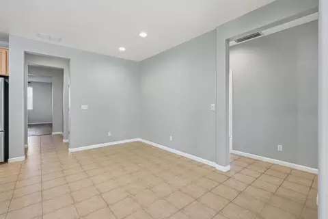 Entry Way - 2640 Ancestry St, Manteca, CA 95337 photo 2 of 4