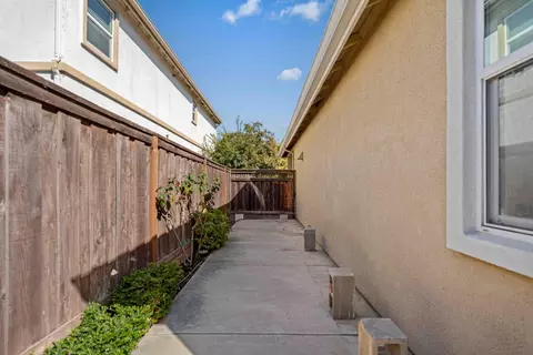 Exterior - 2640 Ancestry St, Manteca, CA 95337 photo 4 of 7