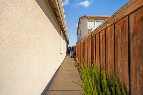 Entry Way - 2640 Ancestry St, Manteca, CA 95337 photo 4 of 4
