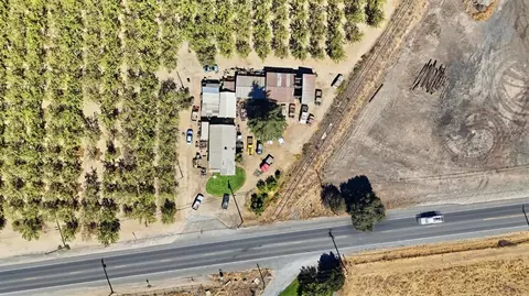 View/Area - 24895 E River Rd, Escalon, CA 95320 photo 15 of 19