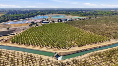 View/Area - 24895 E River Rd, Escalon, CA 95320 photo 6 of 19