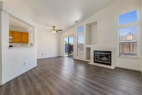 Living - 1881 Thomas Dehaven Ln, Tracy, CA 95376 photo 1 of 4