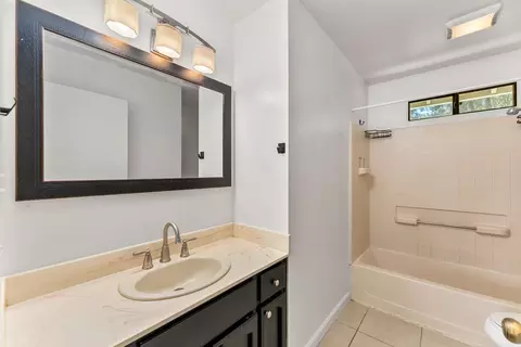 Bath - 4705 Sand Ridge Rd, Placerville, CA 95667 photo 3 of 4
