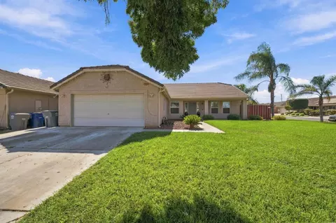 1357 Chamberlain Ave, Los Banos, CA 93635