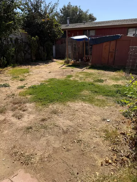 Exterior - 802 Wheatley, Modesto, CA 95351 photo 9 of 10