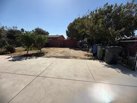 Exterior - 802 Wheatley, Modesto, CA 95351 photo 3 of 10