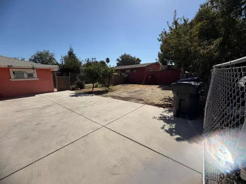 Exterior - 802 Wheatley, Modesto, CA 95351 photo 2 of 10