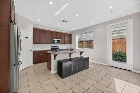 Entry Way - 228 E Terra Mia Ave, Mountain House, CA 95391 photo 3 of 5