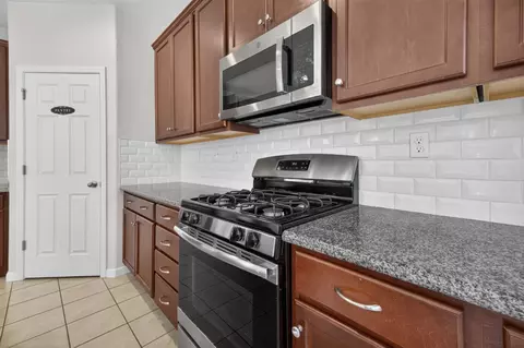 Kitchen - 228 E Terra Mia Ave, Mountain House, CA 95391 photo 3 of 3