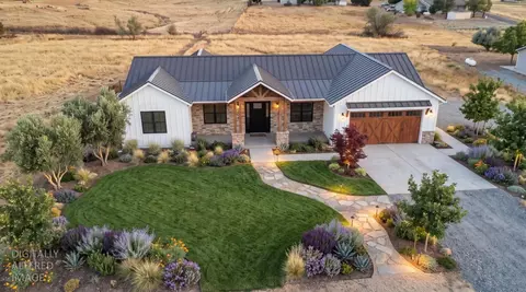 3376 Village Dr, Ione, CA 95640