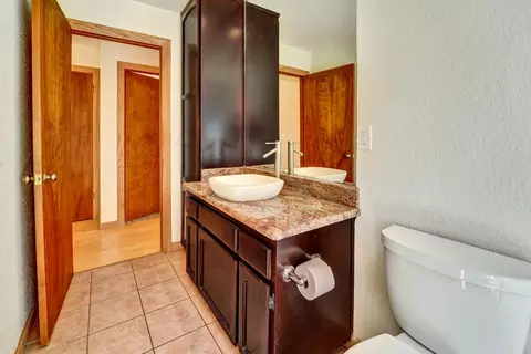 Bath - 4968 N Mining Brook Ct, Placerville, CA 95667 photo 2 of 7