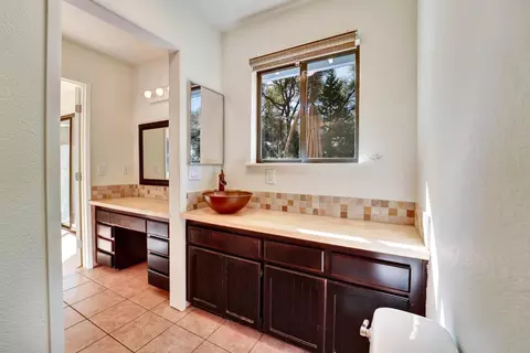Bath - 4968 N Mining Brook Ct, Placerville, CA 95667 photo 6 of 7