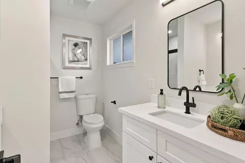 Bath - 2740 Leoleta Way, Carmichael, CA 95608 photo 1 of 10