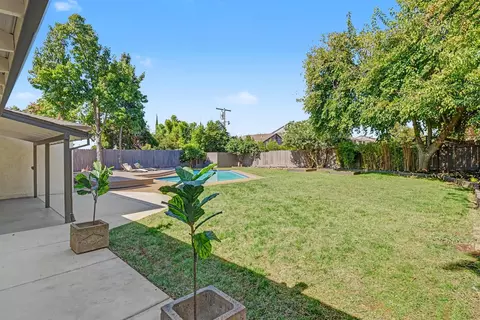 Exterior - 2740 Leoleta Way, Carmichael, CA 95608 photo 2 of 16
