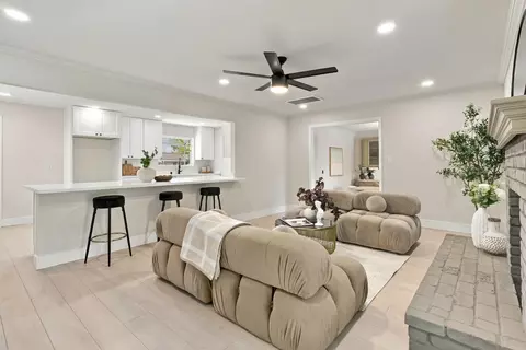 Living - 2740 Leoleta Way, Carmichael, CA 95608 photo 3 of 4
