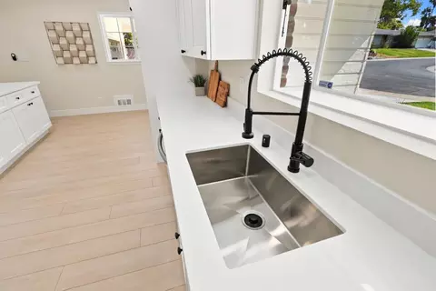 Kitchen - 2740 Leoleta Way, Carmichael, CA 95608 photo 5 of 6