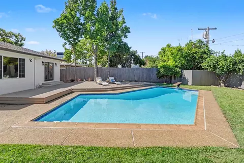 Exterior - 2740 Leoleta Way, Carmichael, CA 95608 photo 4 of 16