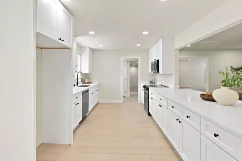 Entry Way - 2740 Leoleta Way, Carmichael, CA 95608 photo 2 of 4