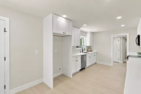 Entry Way - 2740 Leoleta Way, Carmichael, CA 95608 photo 1 of 4