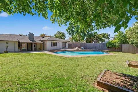 Exterior - 2740 Leoleta Way, Carmichael, CA 95608 photo 3 of 16
