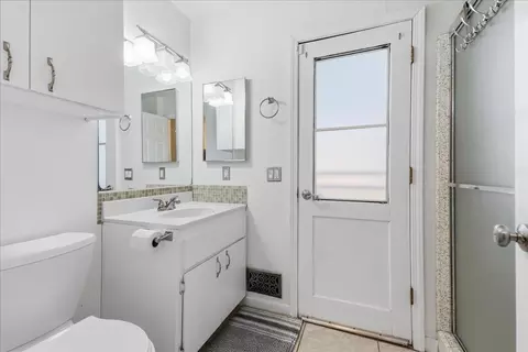 Bath - 3048 Pasada Rd, Cameron Park, CA 95682 photo 4 of 4