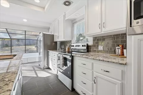 Kitchen - 3048 Pasada Rd, Cameron Park, CA 95682 photo 4 of 4