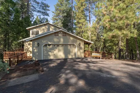2469 Grenoble Ct, Arnold, CA 95223