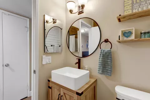 Bath - 253 Baja Ave, Davis, CA 95616 photo 4 of 5