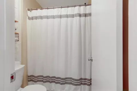Bath - 253 Baja Ave, Davis, CA 95616 photo 2 of 5