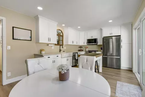 Kitchen - 253 Baja Ave, Davis, CA 95616 photo 2 of 7