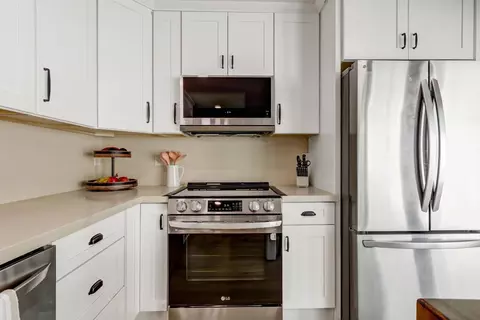 Kitchen - 253 Baja Ave, Davis, CA 95616 photo 6 of 7