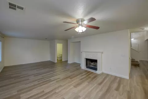 Living - 464 Red Robin Dr, Patterson, CA 95363 photo 7 of 10