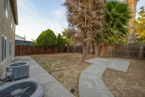 Exterior - 464 Red Robin Dr, Patterson, CA 95363 photo 7 of 7