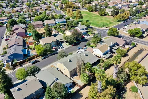 View/Area - 464 Red Robin Dr, Patterson, CA 95363 photo 9 of 9