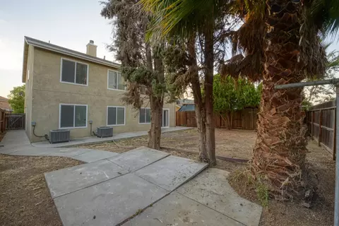 Exterior - 464 Red Robin Dr, Patterson, CA 95363 photo 6 of 7