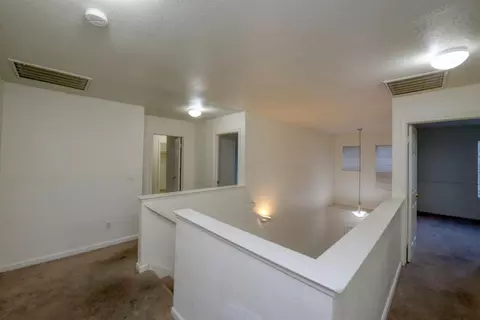 Entry Way - 464 Red Robin Dr, Patterson, CA 95363 photo 2 of 2