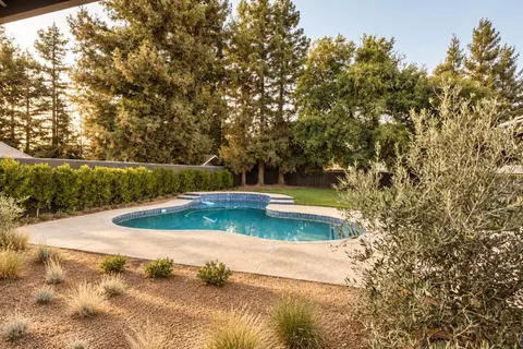 Exterior - 609 Bing Way, Modesto, CA 95356 photo 4 of 5