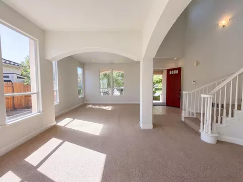 Living - 1418 Yukon St, Davis, CA 95616 photo 6 of 11