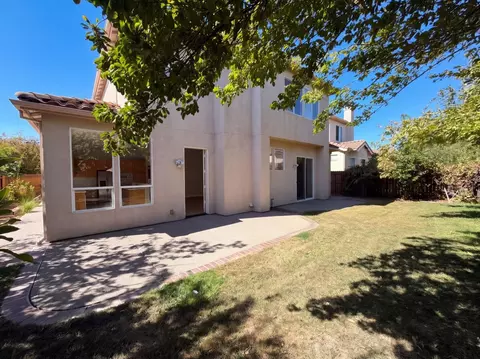 Exterior - 1418 Yukon St, Davis, CA 95616 photo 3 of 6