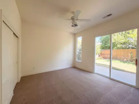 Bedroom - 1418 Yukon St, Davis, CA 95616 photo 3 of 9