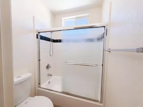 Bath - 1418 Yukon St, Davis, CA 95616 photo 4 of 4
