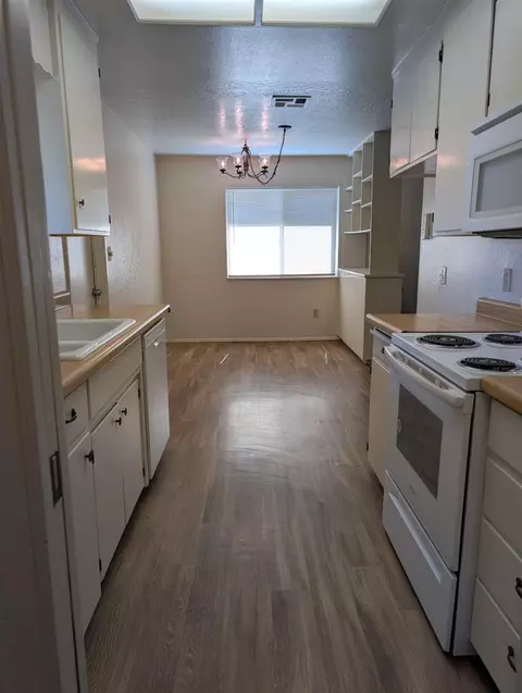 Kitchen - 1049 Ruby Pl, Manteca, CA 95336 photo 1 of 4